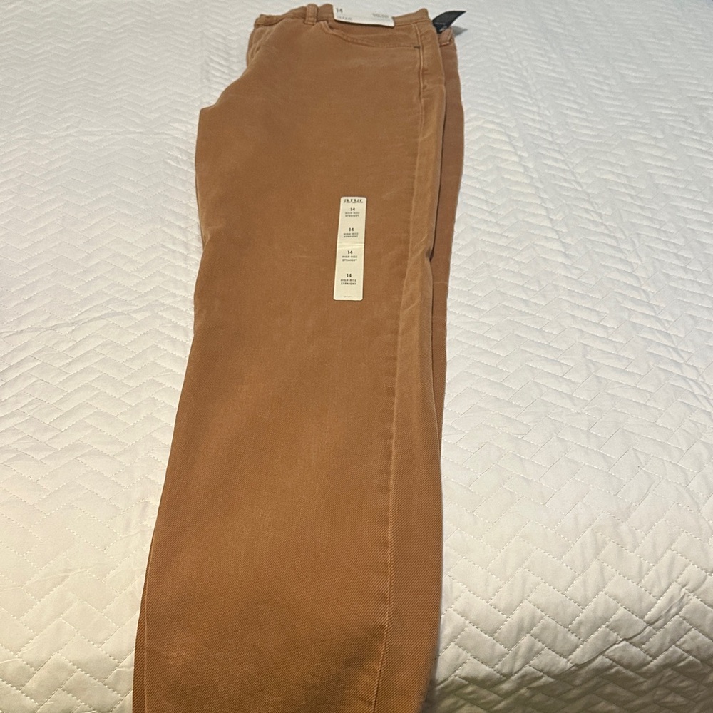 a.n.a High Rise Jeans in Brown